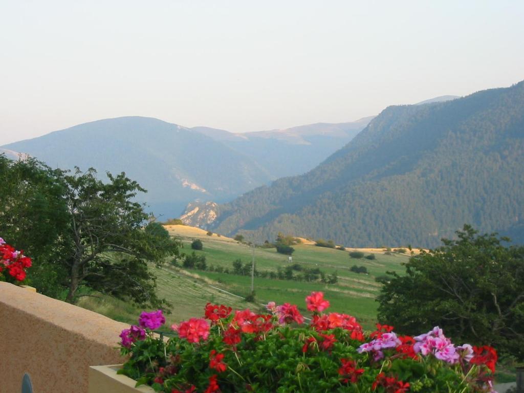 Bed and Breakfast Aux Quatre Saisons Axat Exterior foto